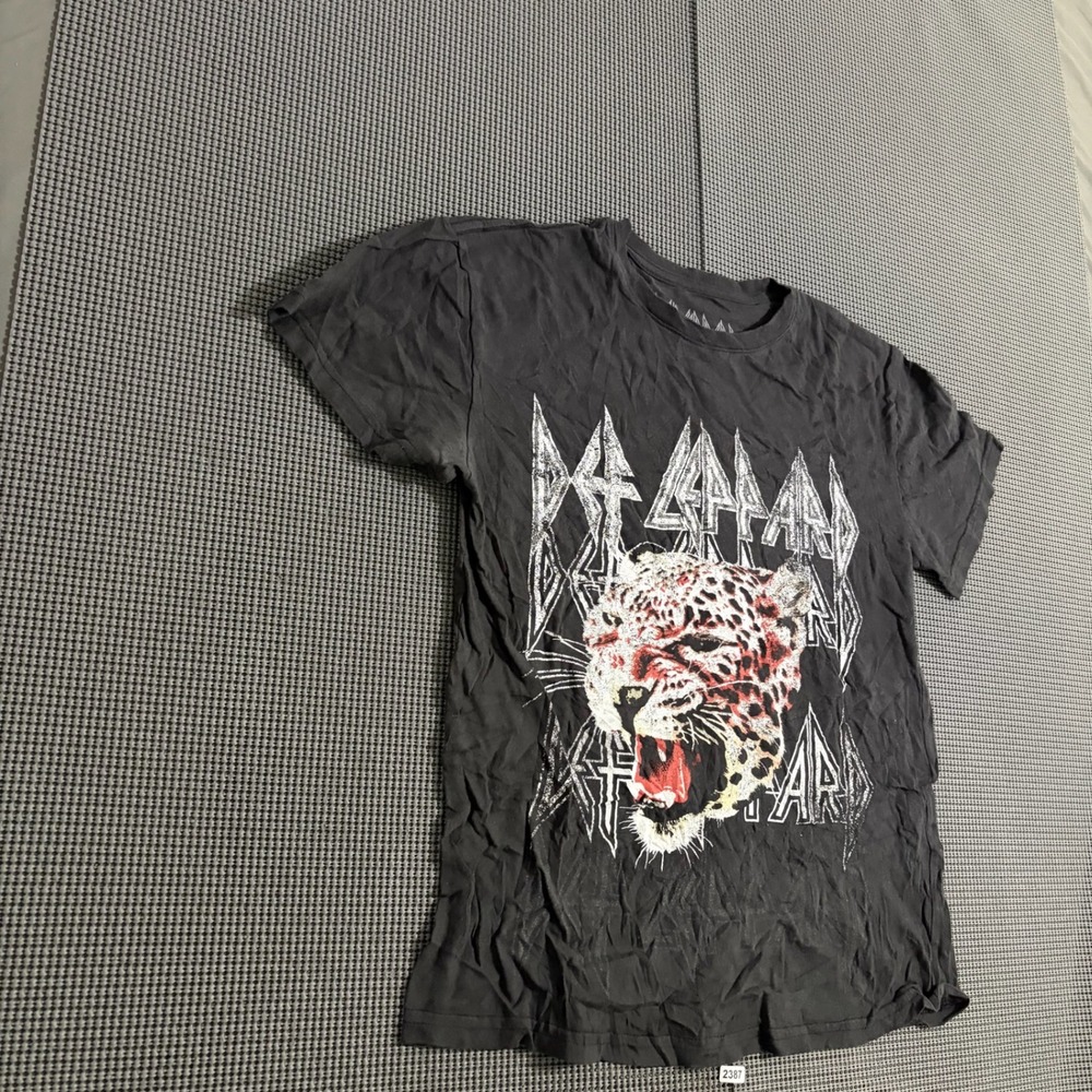 Def Leppard Graphic T-Shirt Black Short Sleeve Size S - Picture 2 of 5